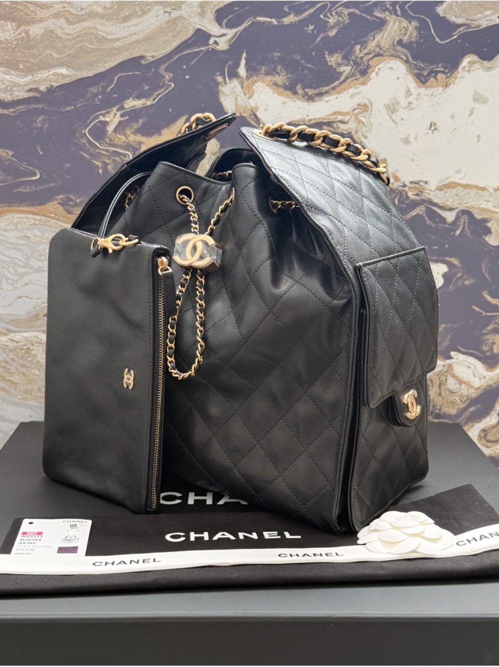 New! Chanel 25 Hobo Caviar Medium Black Leather Handbag